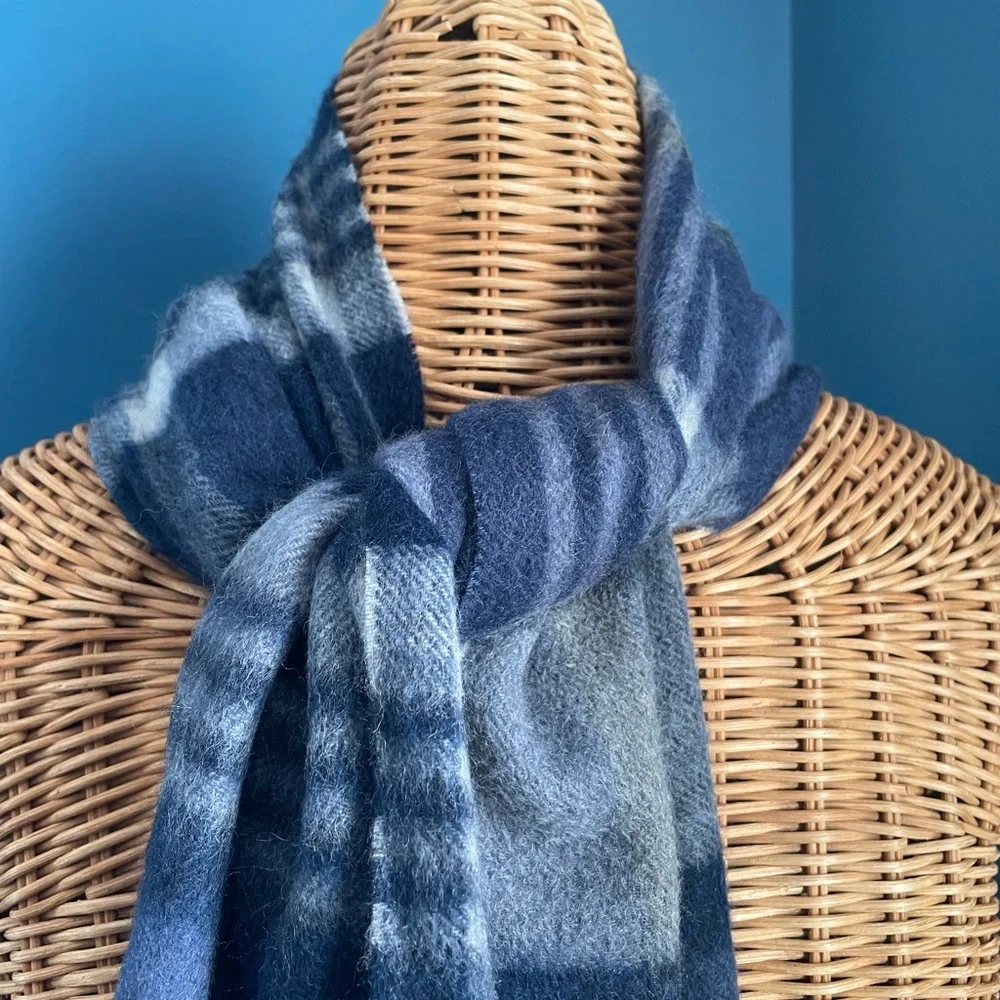 Jos. A. Bank Cashmere Men’s Winter Scarf Blue Gray Plaid Fringe NWOT 12x68